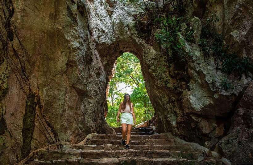 Da Nang: Marble Mountains, Am Phu Cave, and Linh Ung Pagoda - Am Phu Cave and the Buddhist lesson behind the darkness