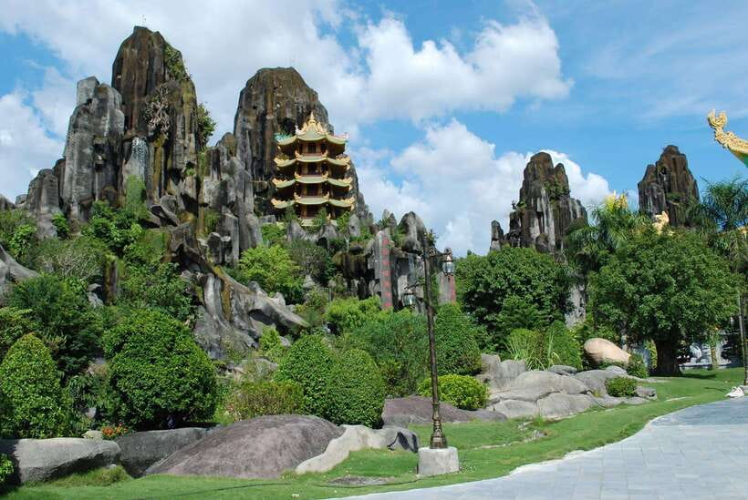 Da Nang: Marble Mountains, Am Phu Cave, and Linh Ung Pagoda - What the van transfers add to a five-hour tour