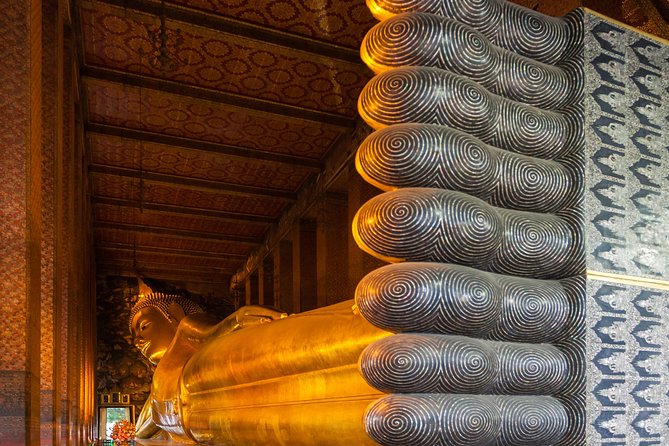 Damnern Saduak Floating Market, Grand Palace, Wat Phra Keo & Wat Pho - A boat ride through the floating market