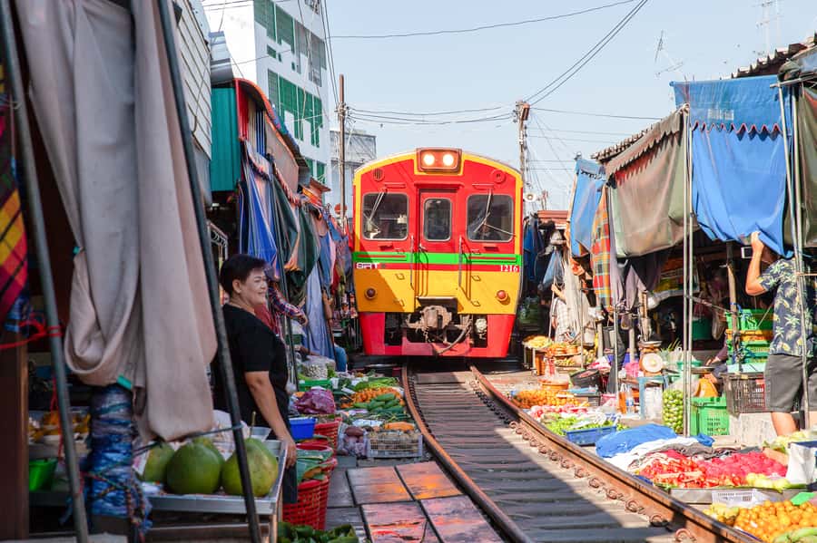 Damnoen Saduak, Reclining Buddha, and Wat Arun Private Tour - Why this day works as a Bangkok sampler