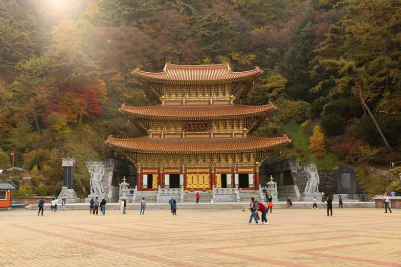 Danyang Tour:Guinsa Temple & Bobaljae & Cheongpung Cable Car - The guide can make a long day easier