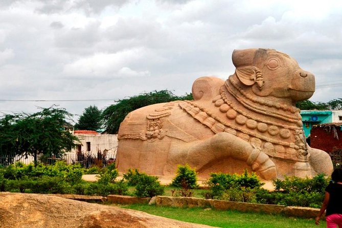 Day trip from Bangalore to Lepakshi for Temple architecture & paintings - The giant Lepakshi Bull