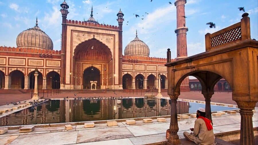 Delhi: 6-Hours Delhi Spiritual Sites With Famous Temples - Lunch between Old and New Delhi