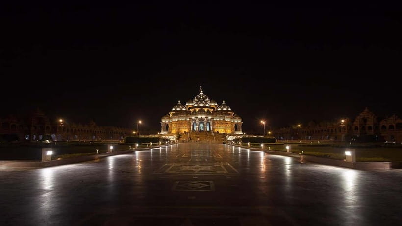 Delhi: Akshardham Temple Tour with Light and Water Show - Pickup from Delhi and meeting your guide