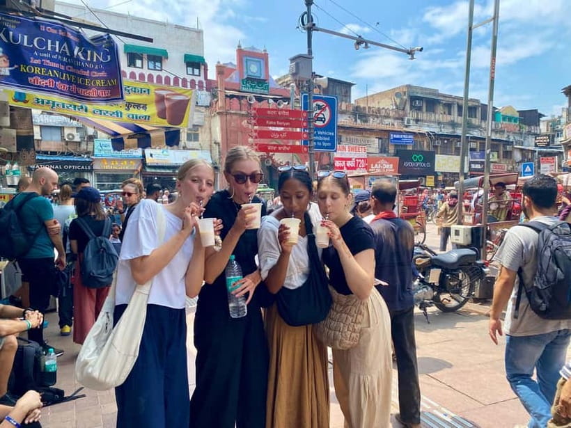 Delhi: Old Delhi's Street Food, Temples & Spice Market Tour - Jain tradition at Sri Digambar Jain Lal Mandir
