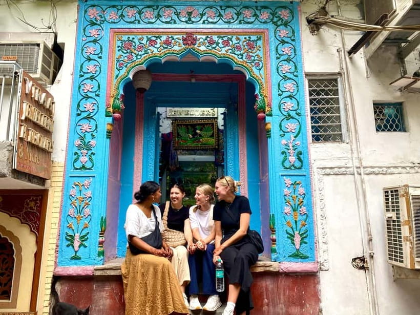 Delhi: Old Delhi's Street Food, Temples & Spice Market Tour - A historic mosque and Old Delhi’s religious mix