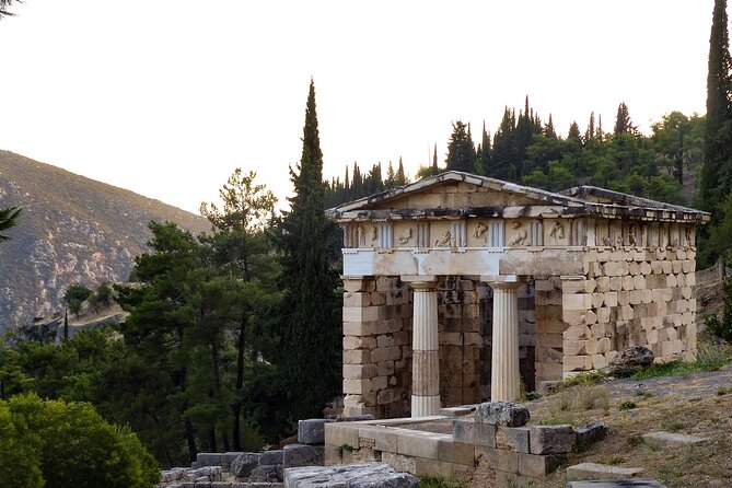 Delphi and Hosios Loukas Monastery Full Day Private Tour - Arachova at the foot of Mount Parnassus