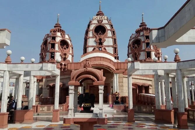 Divine Delhi: Full-Day Tour of Temples & Spiritual Sites - Why the air-conditioned cab matters in Delhi