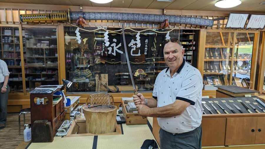 E-Bike Nara Highlights - Todaiji, Knives, Deer, Shrine - Nara Park and the right way to feed the deer