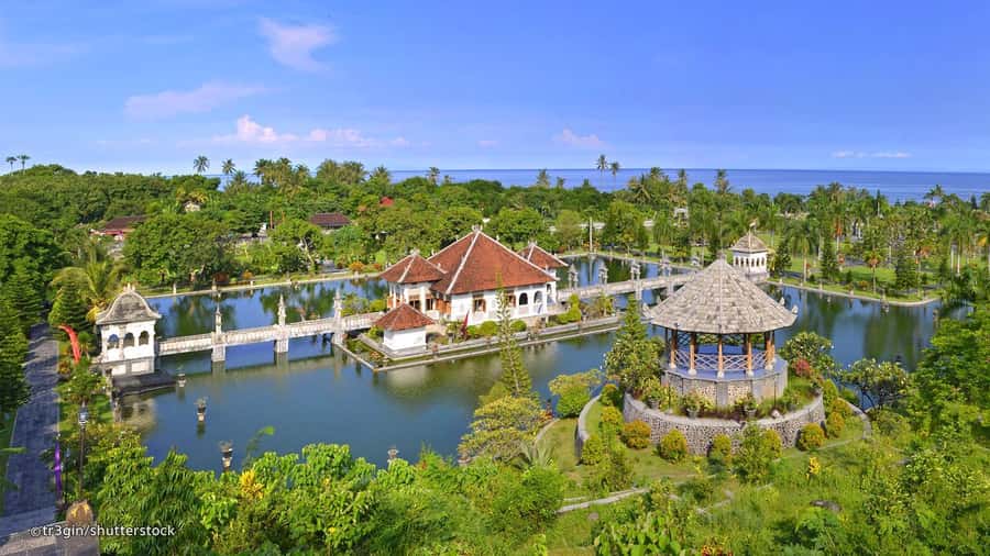 East Bali: Lempuyang Temple, Tirta Gangga, and Taman Ujung - What the guide adds to the day