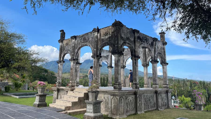 East Bali: Lempuyang temple, Tirta Gangga, Taman Ujung - Tirta Gangga and the koi-filled pools