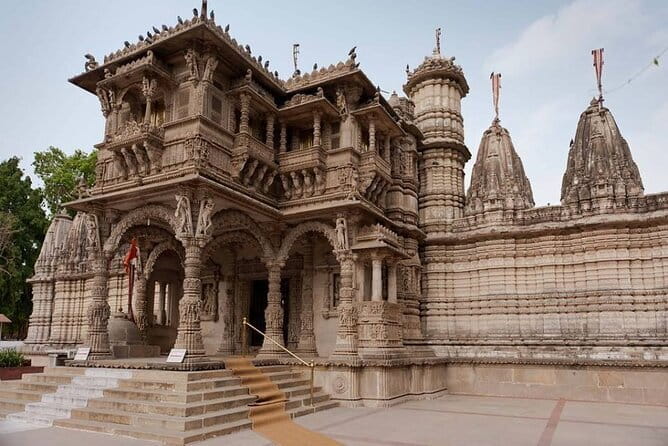 Easy Private Tour at Sun Temple and Rani Ki Vav by Car - Seven hours in a private sedan