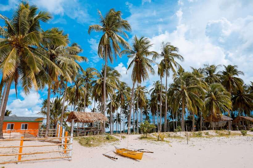 El Nido Island Hopping Tour C: Hidden Beaches & Shrine - Hidden Beach, where the entrance is part of the fun