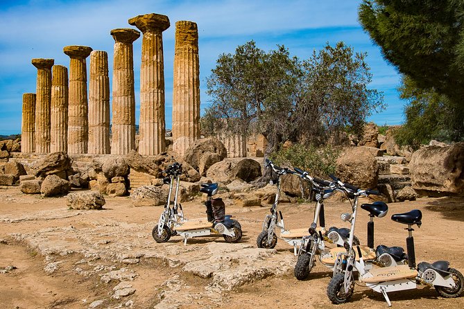 Electric scooter tour inside the Valley of the Temples Agrigento - What the guide adds to the experience