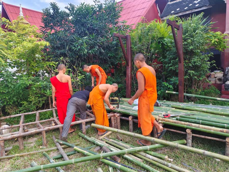 Ex-monk city & temples walking tour: (3.5 hours / 1.7 km.) - Evening chanting and the rhythm of temple life