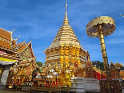 Ex-monk city & temples walking tour: (3.5 hours / 1.7 km.)