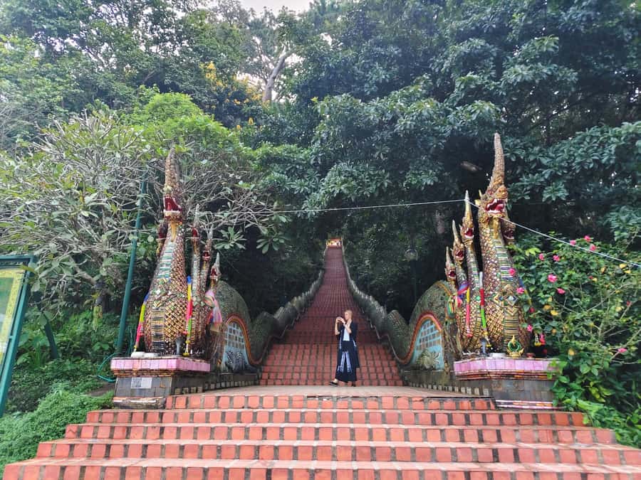 Ex-monk city & temples walking tour: (3.5 hours / 1.7 km.) - Who will enjoy this Chiang Mai temple walk?