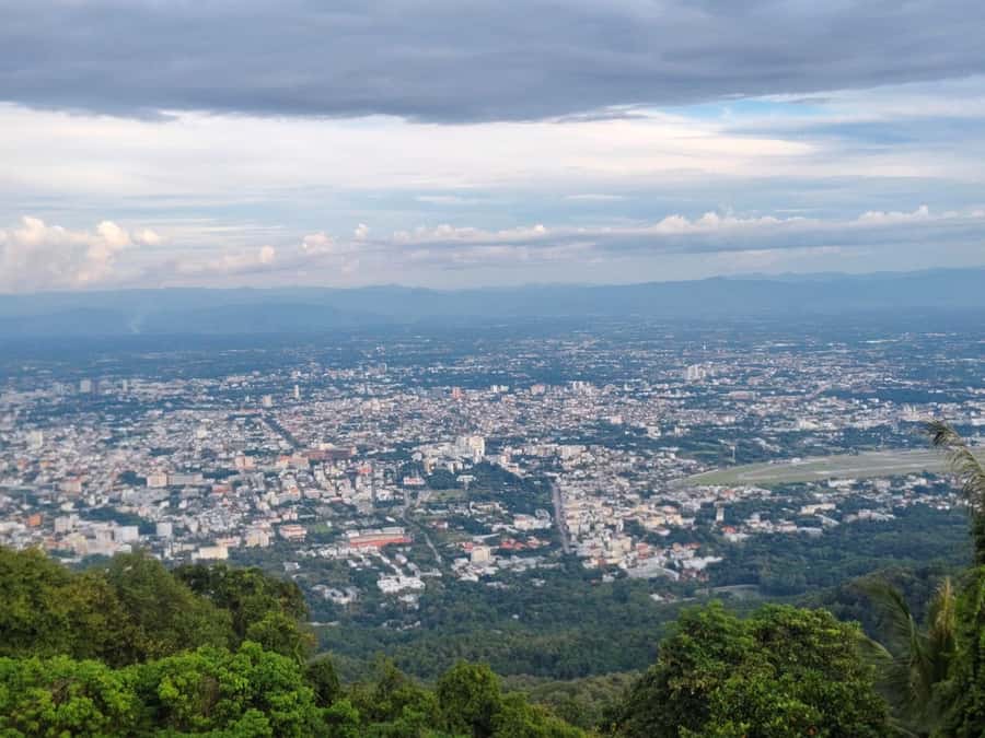 Ex-monk city & temples walking tour: (3.5 hours / 1.7 km.) - Should you book it?