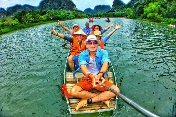 Exploring Bai Dinh Pagoda -Trang An -Mua Cave with Buffet Lunch 1 Day From Hanoi - Bai Dinh Pagoda: big scale and many statues