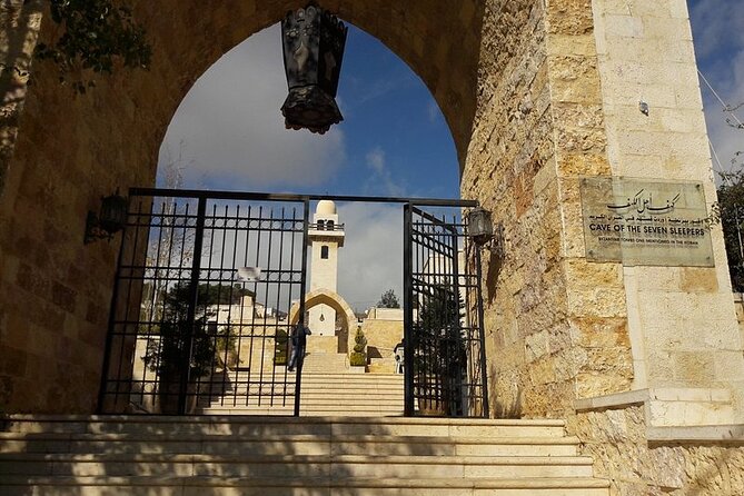 Exploring Shrines, Mosques, and Holy Landmarks Private Tour - Abu Darwish Mosque and the view over Amman
