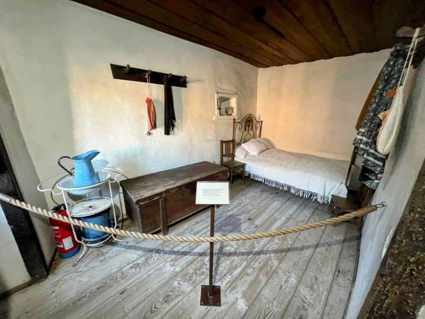 Fátima Private Tour: Shrine| Sacred Path |Shepherds House - Valinhos, the monument, and the Way of the Cross