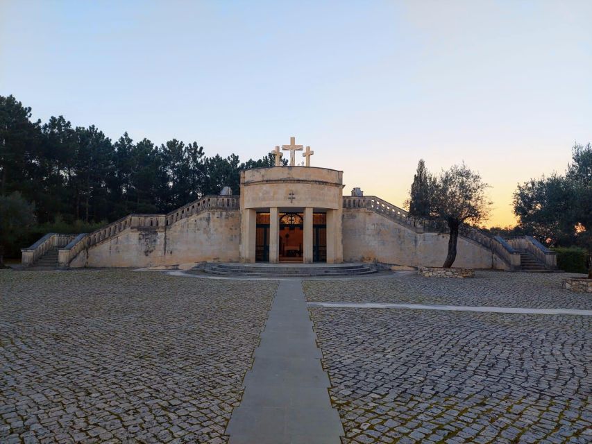 Fátima Private Tour: Shrine| Sacred Path |Shepherds House - The baptism church and the wider Fátima area