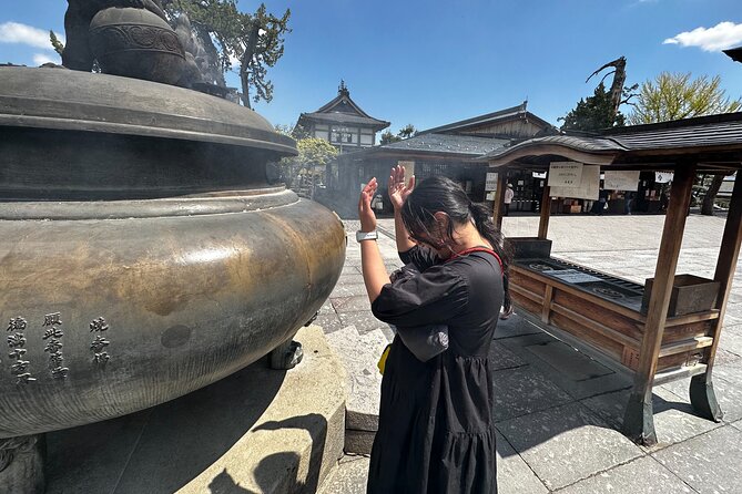 Food & Cultural Walking Tour around Zenkoji temple in Nagano - Sake, local nibbles, and Nagano miso soup