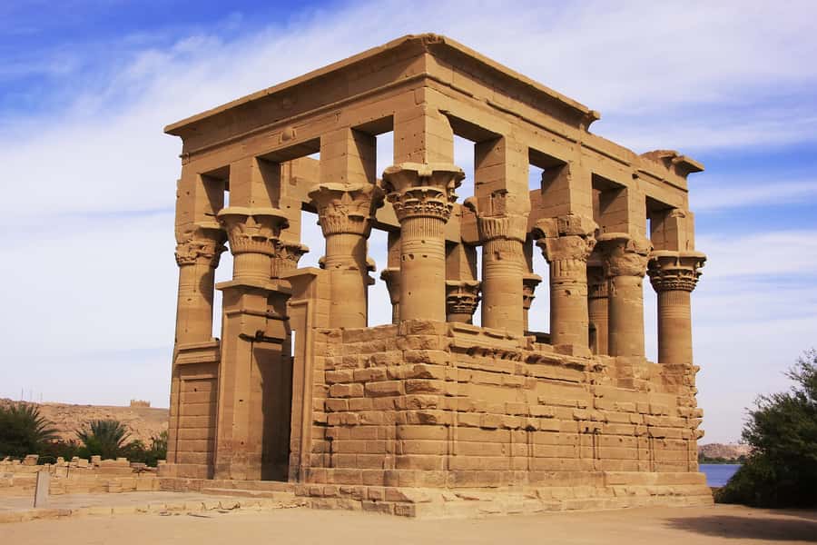 From Aswan: Philae Temple & Motorboat Tour to Nubian Village - Meeting Nubian life near Soheil Island