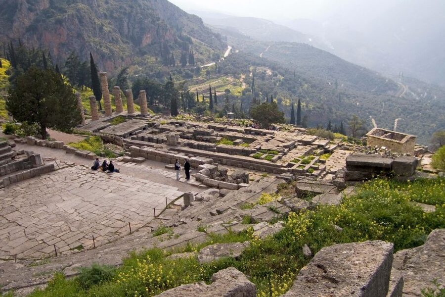 From Athens: Temple of Apollo and Oracle Delphi Day Trip - Why Delphi makes a worthwhile day from Athens