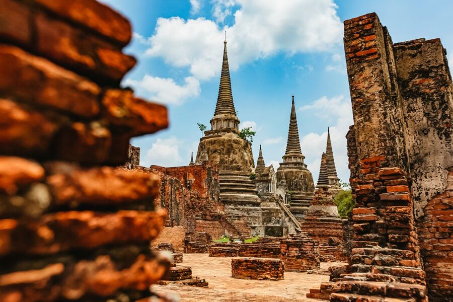 From Bangkok: Ayutthaya Temples Guided Tour with Lunch - Guides, group size, and the feel of the day