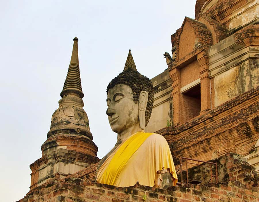 From Bangkok: Private Guided Tour of Ayutthaya’s 6 Temples - Wat Lokaya Sutharam offers a quiet pause