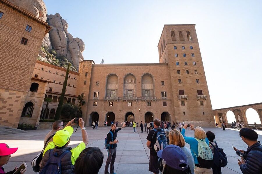 From Barcelona: Montserrat Monastery, Easy Hike, Cable Car - Weather, clothing, and the small practical matters