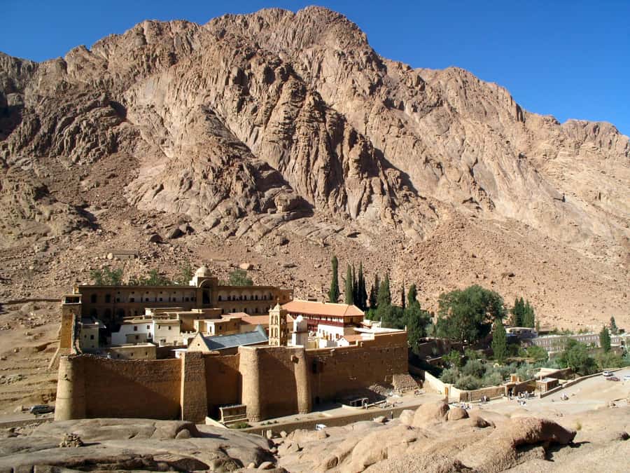 From Cairo: Overnight Trip to Saint Catherine Monastery - Oyun Musa, lunch, and the desert approach