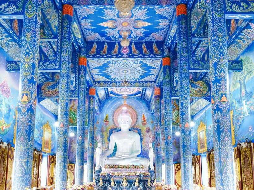 From Chiang Mai: Chiang Rai Famous Temples Guided Tour - Lunch before the Black House