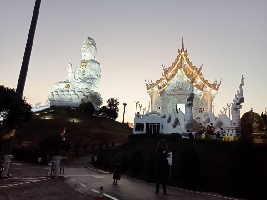 From Chiang Mai: Day Trip Chiang Rai White, Blue, Red Temple - Who should book this day trip