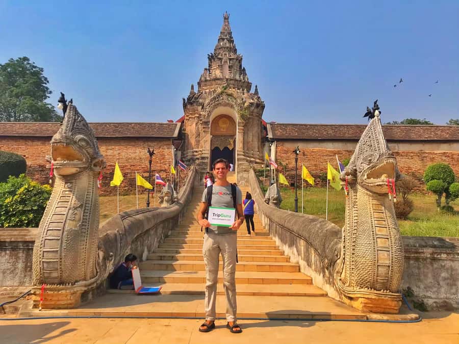 From Chiang Mai: Lamphun and Lampang Temples Tour - Wat Chedi Sao and the market stop