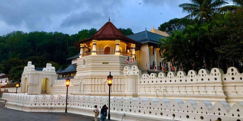 From Colombo: Kandy Temple of Tooth & Elephant Orphanage - What the $62 price really covers