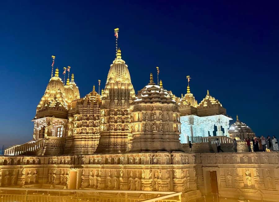From Dubai: BAPS Hindu Temple And Sheikh Zayed Mosque Tour - Seeing the BAPS Hindu Mandir for the first time