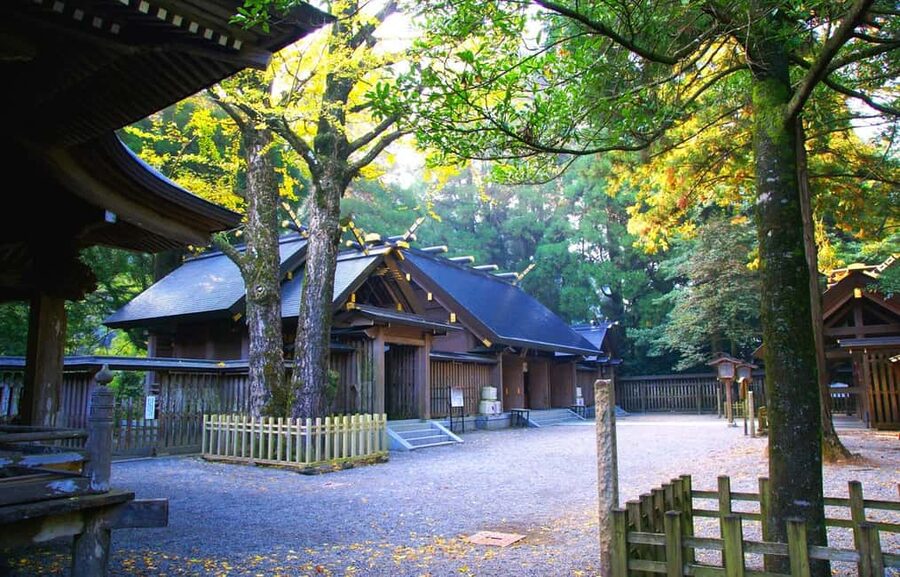 From Fukuoka: Miyazaki, Takachiho Gorge and Shrines Day Tour - Amano Yasugawara and the stone towers
