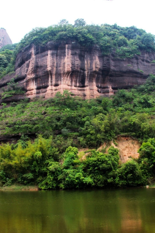 From Guangzhou: Mount Danxia and Nanhua Temple Full-Day - The 07:00 start and Guangzhou South train