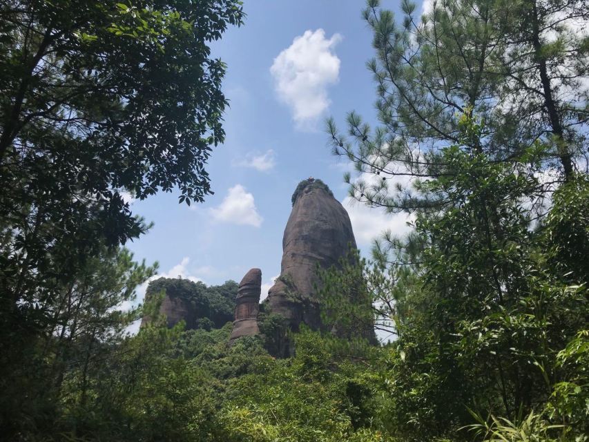 From Guangzhou: Mount Danxia and Nanhua Temple Full-Day - Nanhua Temple and the Grand Hall statues