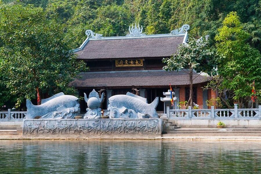 From Ha Noi: Perfume Pagoda – A Pagoda In Deep In A Cave - Inside Huong Tich Cave