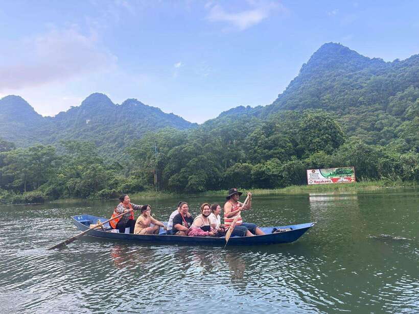 From Hanoi: Full-Day Perfume Pagoda Group Tour with Lunch - Lunch at Perfume Pagoda