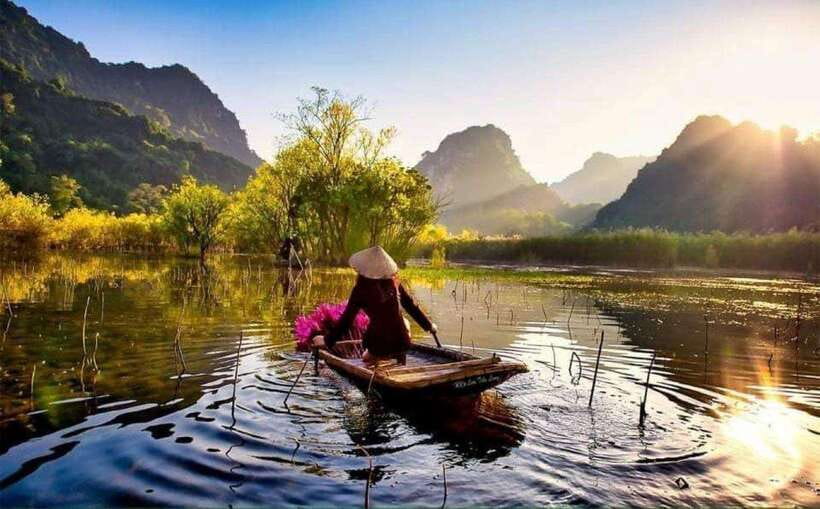 From Hanoi: Full-Day Perfume Pagoda Group Tour with Lunch - Reaching the temples by electric vehicle and boat