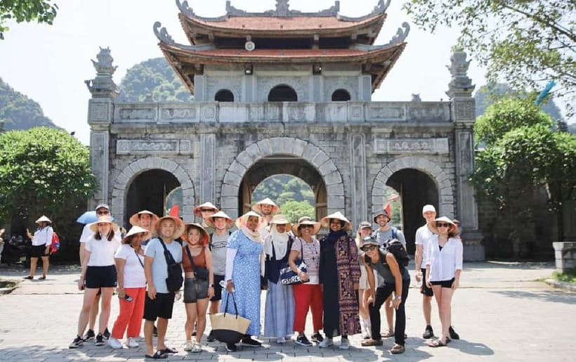 From Hanoi: Ninh Binh Boat Ride, Mua Cave Hike, Temple Visit - Mua Cave and the 500-step climb