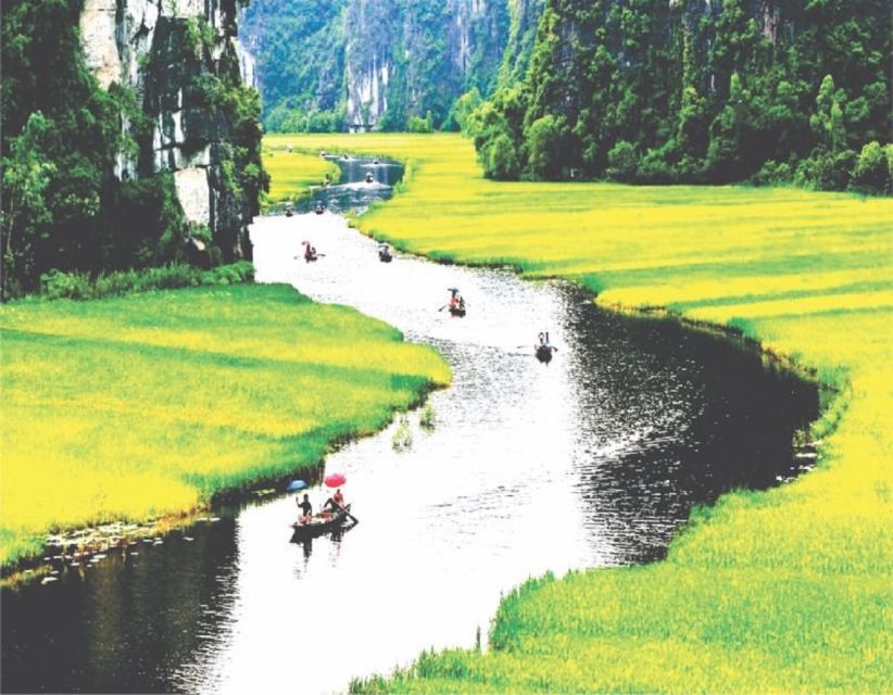 From Hanoi: Trang An Scenic Landscape & Bai Dinh Pagoda Trip - Mua Cave and the climb to Lying Dragon Mountain