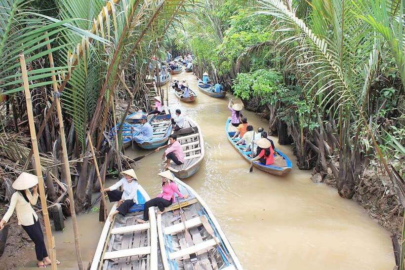 From HCMC: Mekong Delta and Vinh Trang Pagoda 1 day - Leaving Ho Chi Minh City for My Tho