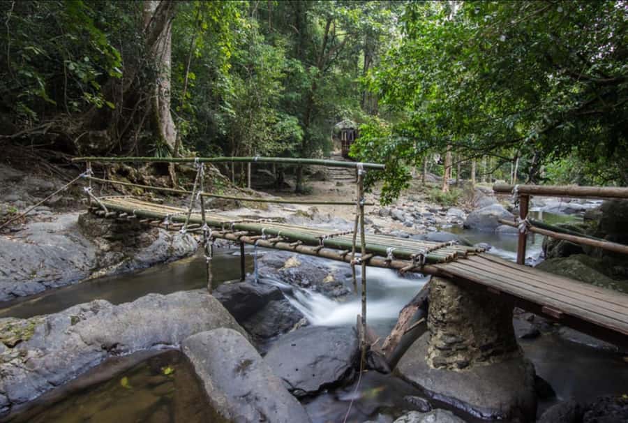 From Hua Hin: Pala U Waterfall and Huay Mongkol Temple Tour - The drive from Hua Hin to the park