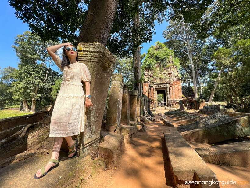 From Koh Ker: Full-Day Private Tour of Cambodian Temples - Countryside views between the temples