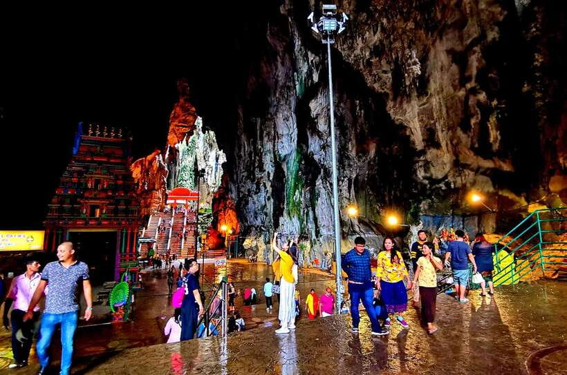 From Kuala Lumpur: Batu Caves Cultural Temple Tour - Batu Caves and the 272-step climb